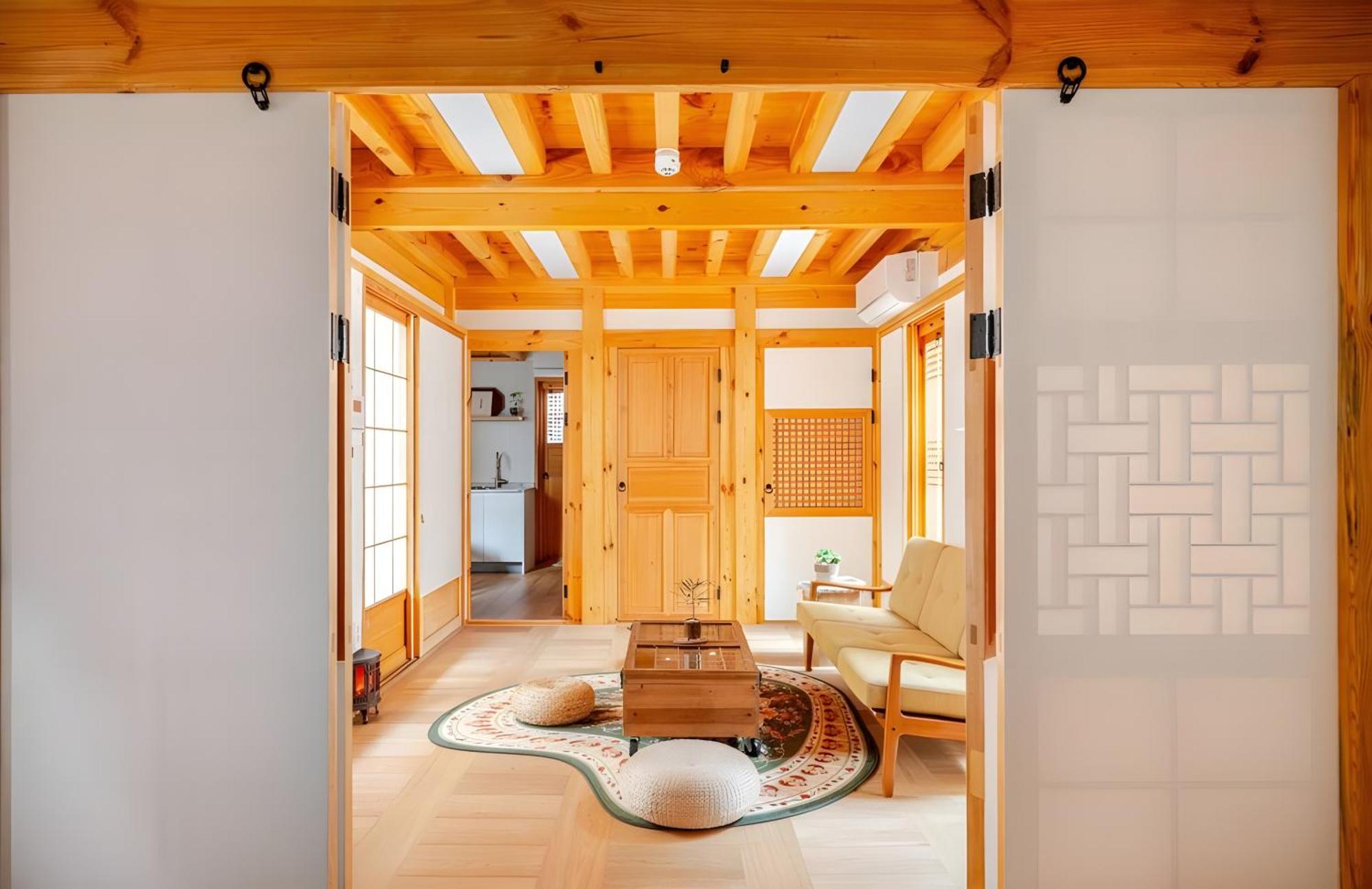 Numaru - Luxury Private Hanoks In Seochon, Vila Seoul